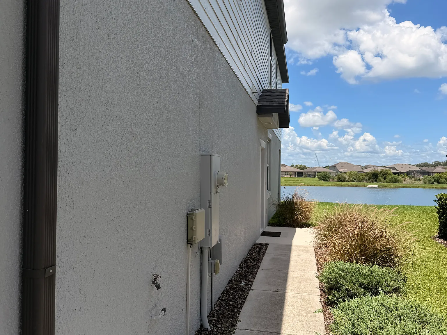 3 bed, 1880 sqft, $2,400 — Photo 3
