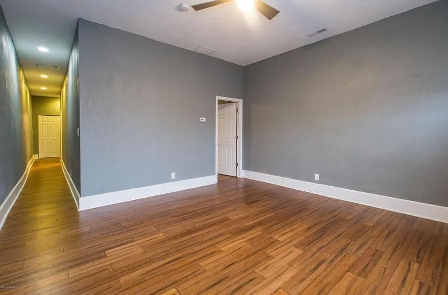 1 bed, 992 sqft, $1,300 — Photo 3