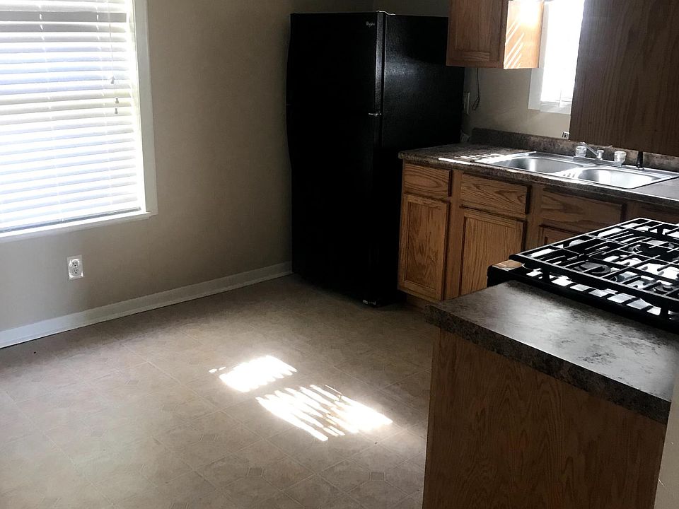 1st image of 232 Wedgewood St APT 2