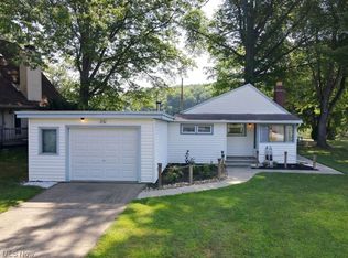 210 Hawthorne Dr, North Benton, OH 44449