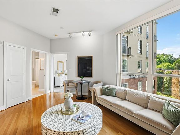 4th image of 2626 Peachtree Rd NW Unit 606