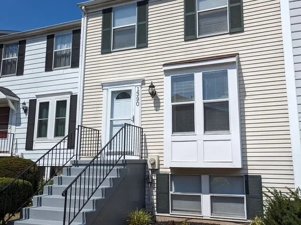 1390 David Ln, Frederick, MD 21703