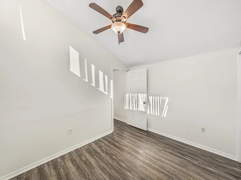 1511 S Bay Villa Pl — Photo 39