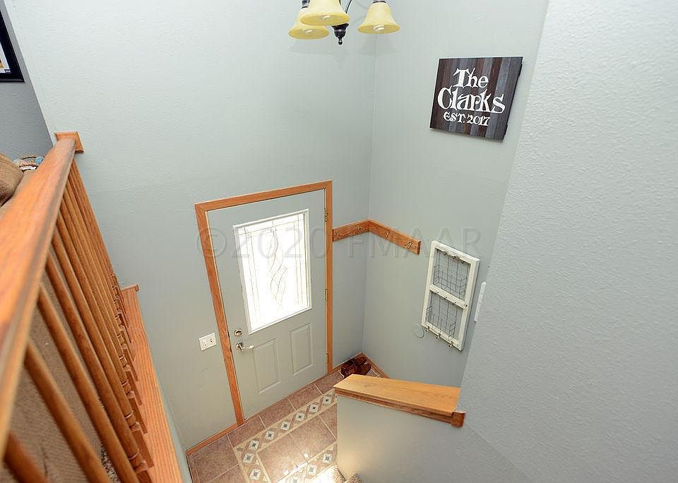 1st image of 926 7th St E