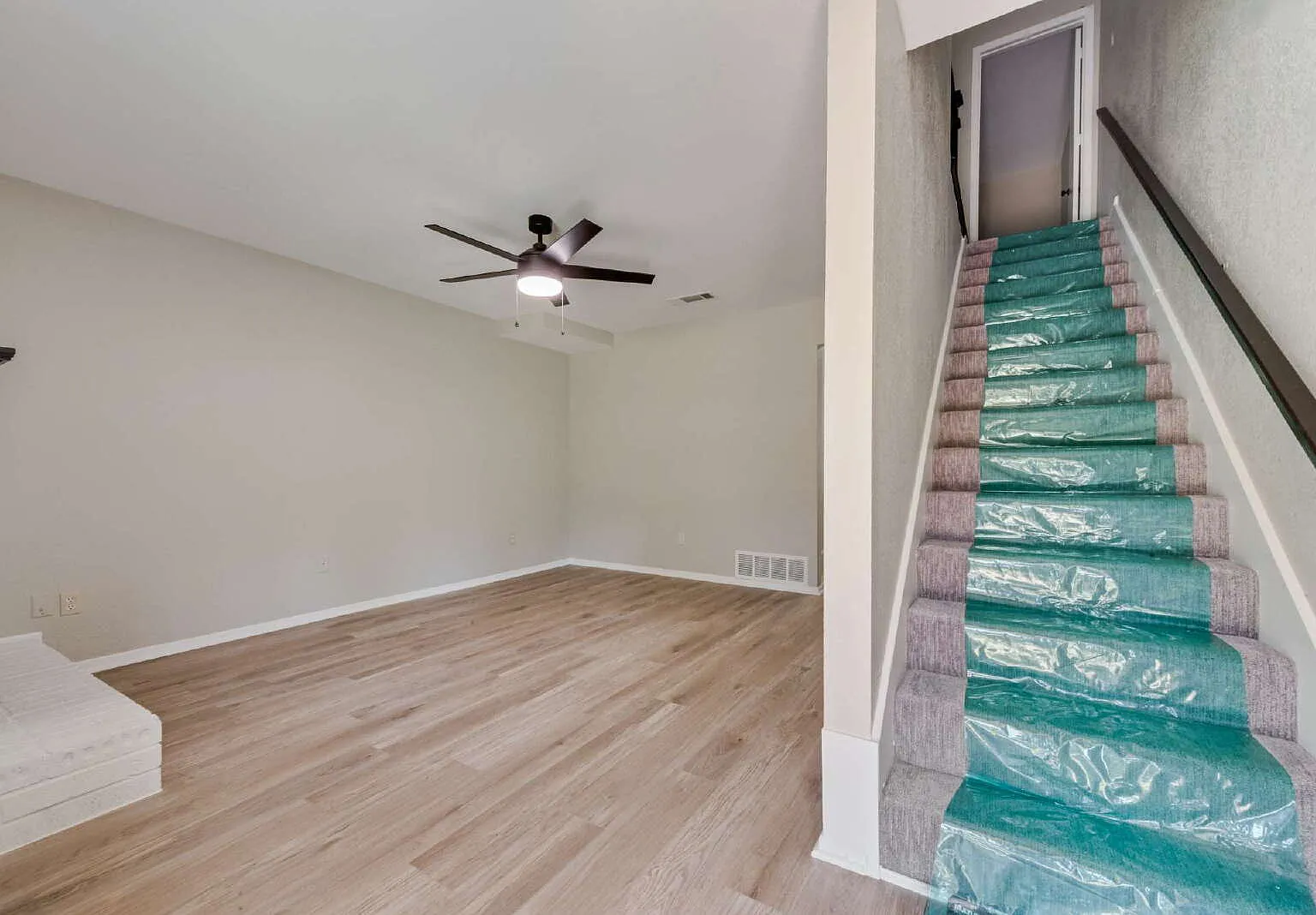 2 bed, 1.5 bath, 1056 sqft, $1,495 — Photo 4