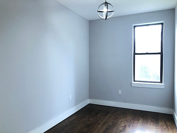 3rd image of 615 Bramhall Ave #18E