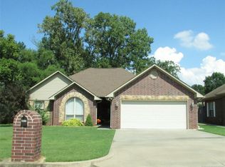 2704 Beth Ann Dr, Muskogee, OK 74403