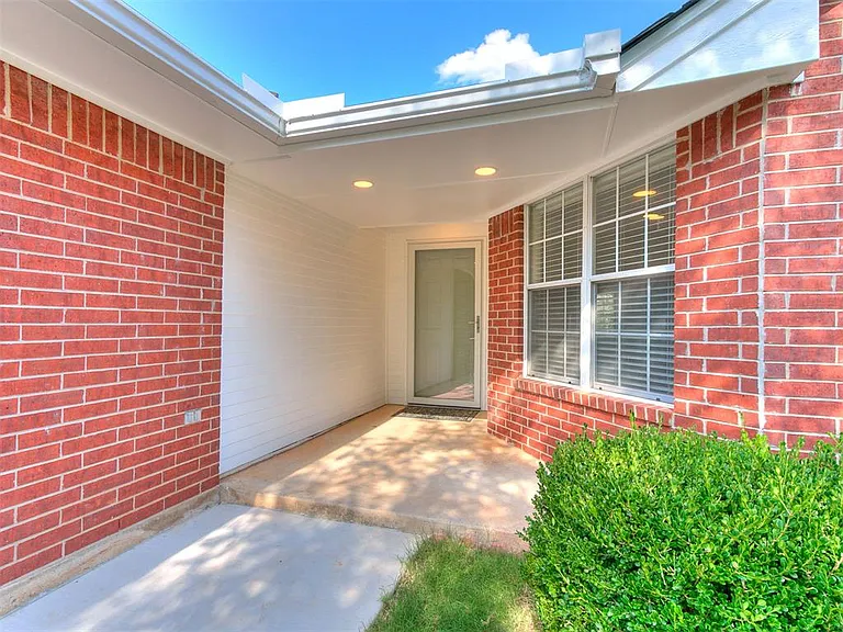 1305 Melisa Dr — Photo 5