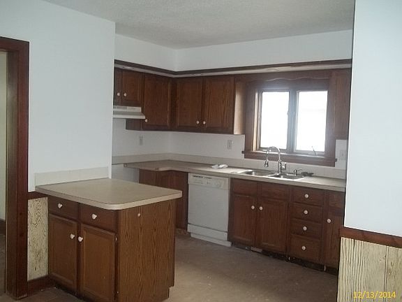 3rd image of 51 Cherry Ave