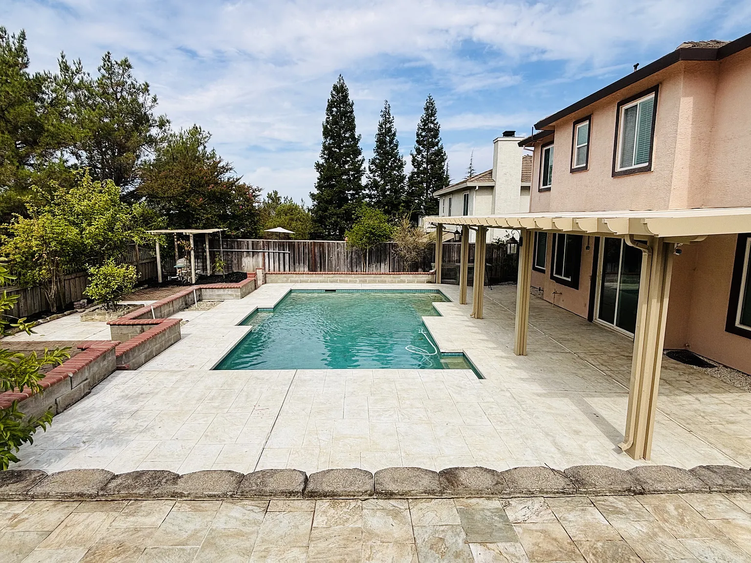4 bed, 2287 sqft, $3,500 — Photo 4