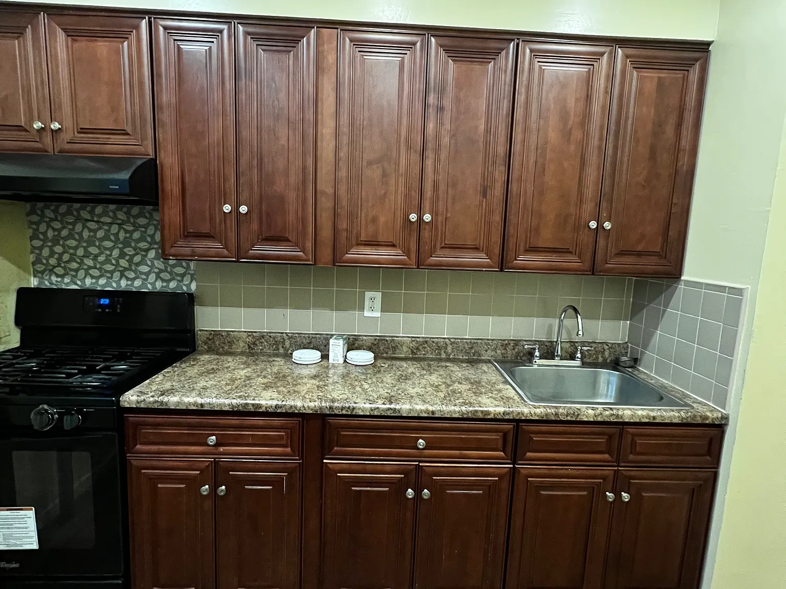 4 bed, 1100 sqft, $3,857 — Photo 2