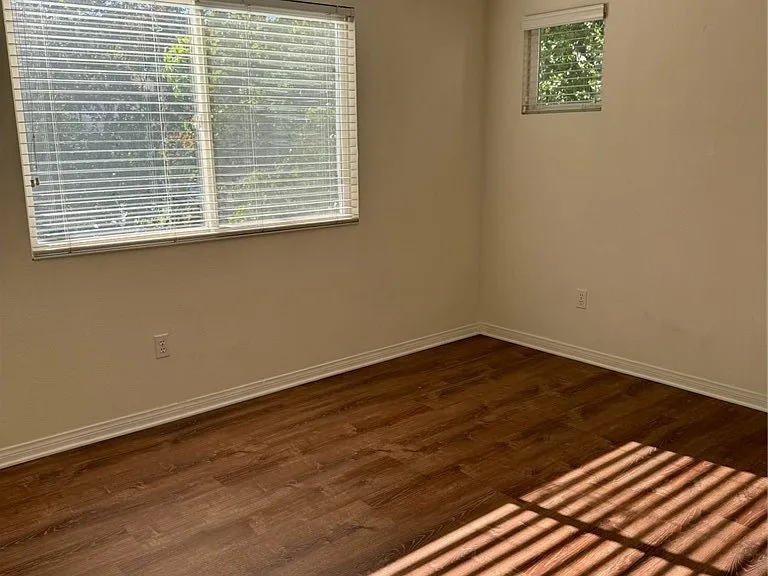 25709 Holiday Cir #A — Photo 6