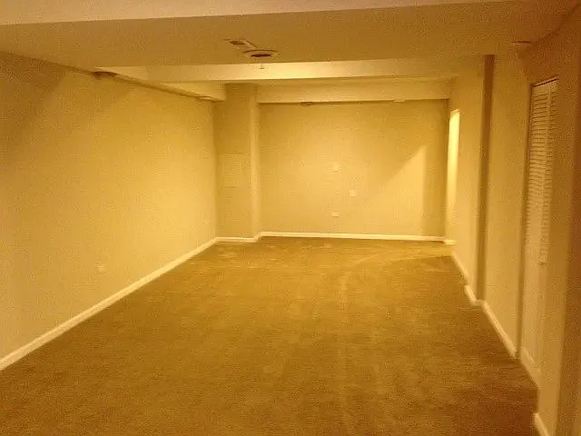 10S447 Carrington Cir — Photo 5