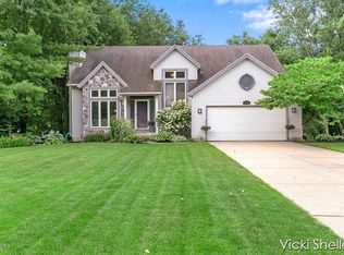 5926 Arroyo Vista Dr NE, Rockford, MI