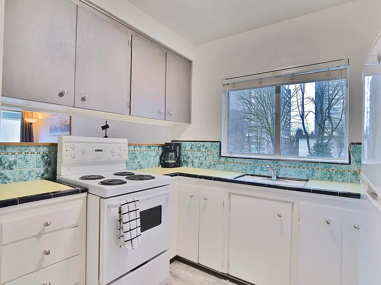 1540 Haro St #208 — Photo 6