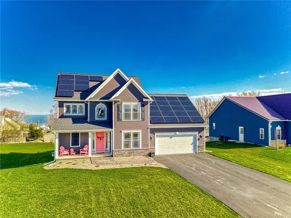 573 Autumn Breeze Ln, Ontario, NY 14519