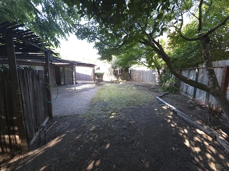 2217 Polk Way — Photo 18