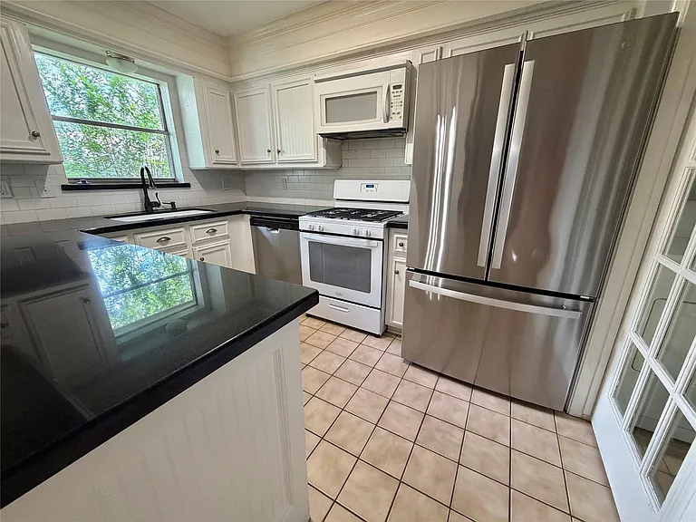 3031 Windmill St — Photo 10