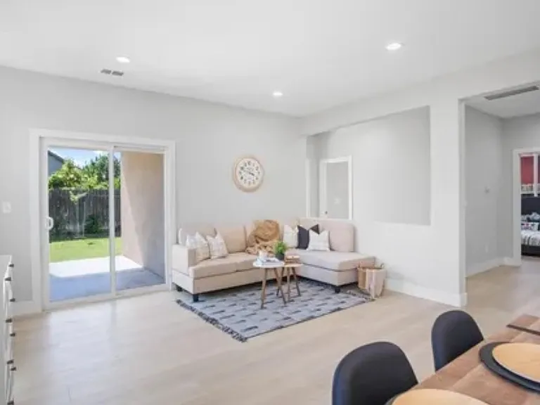 1625 Jardin Way — Photo 6