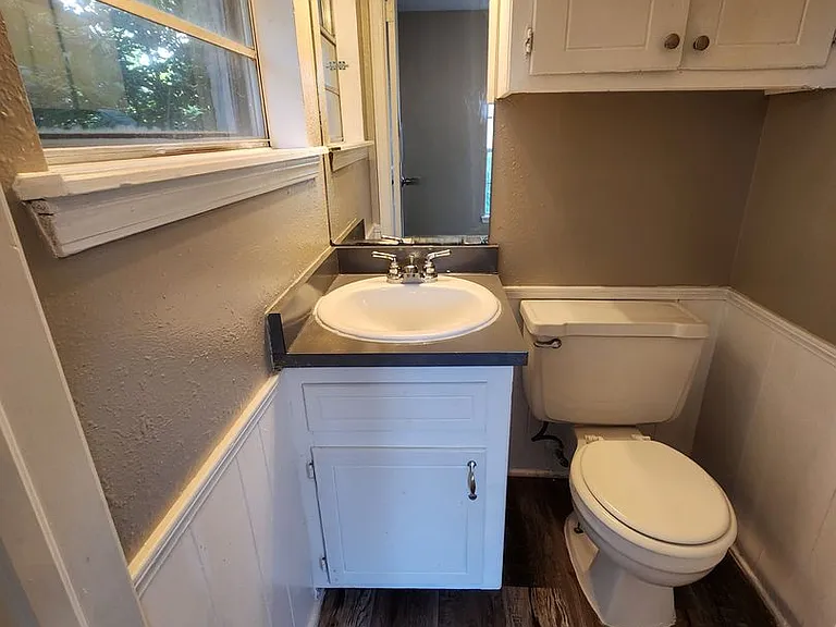 621 Lloyd Ave — Photo 10
