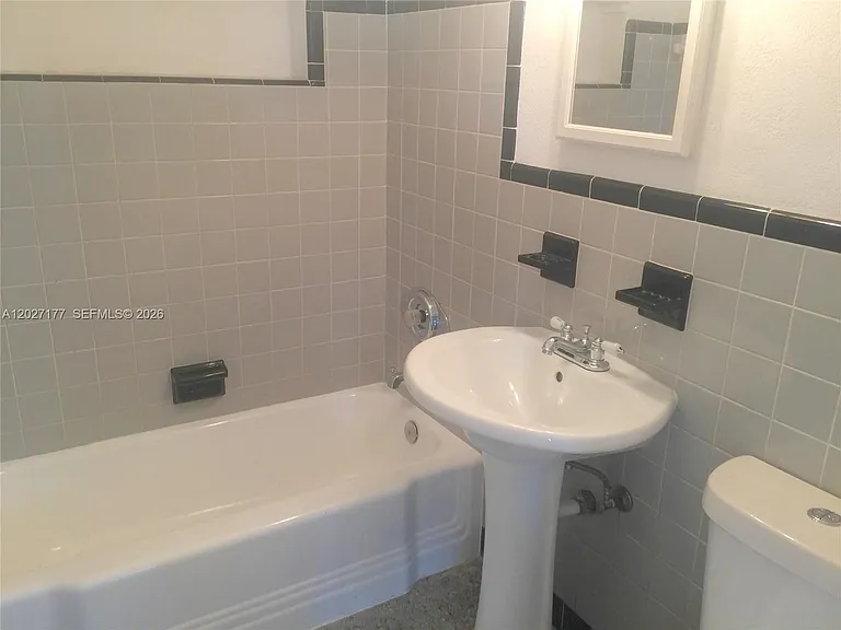 3300 SW 32nd Ave — Photo 16