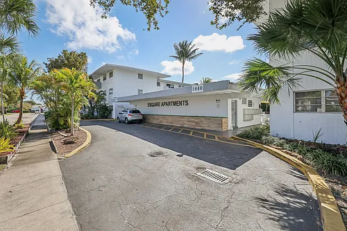 Esquire Apartments Photo 1