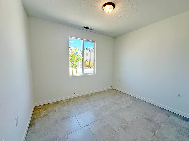 5th Bedroom, downstairs