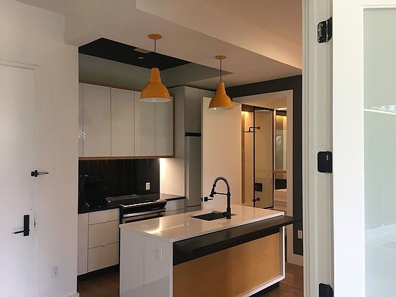 3rd image of 140 Manhattan Ave #1AA