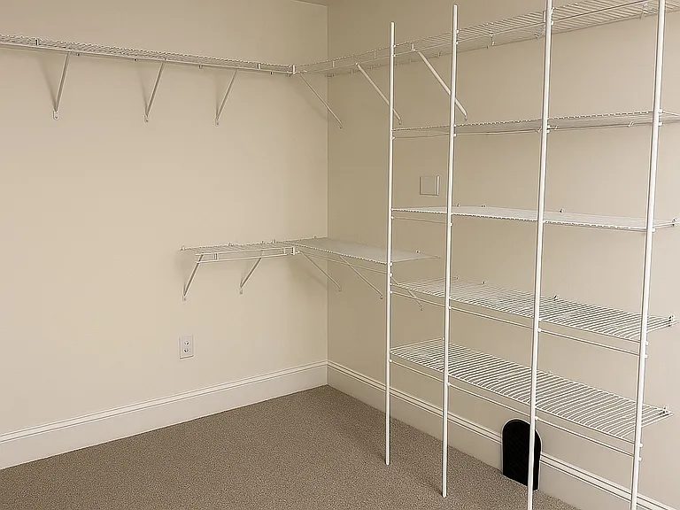 245 Whittier Ave — Photo 17