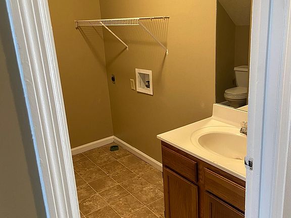 4th image of 300 McDougal Ave #4