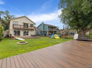 1232 Brambles Dr, Waterford, MI