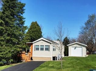 359 Skyline Dr, Edgerton, WI 53534