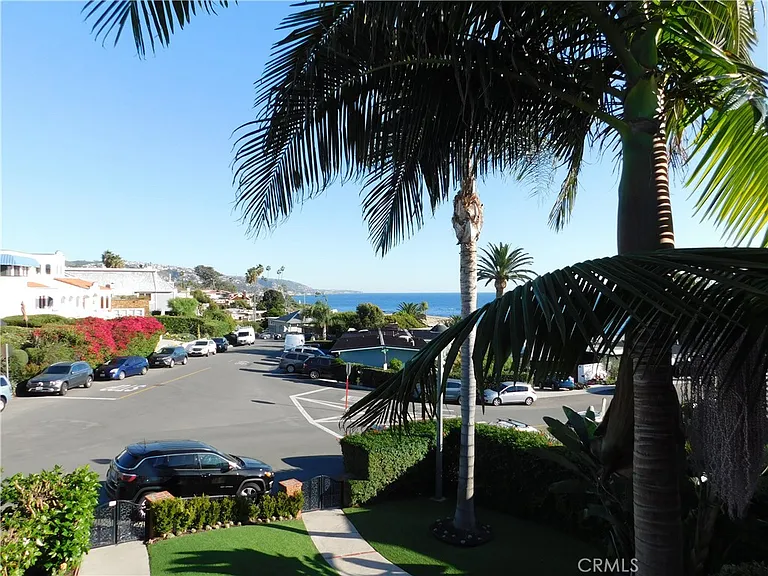 814 Cliff Dr — Photo 1