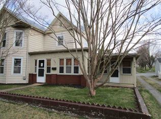 208 3rd St, Shenandoah, VA 22849