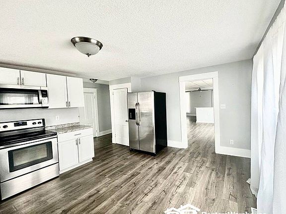 3rd image of 105 E 3rd Ave