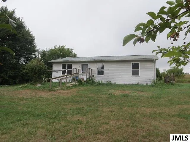 8498 Wolf Lake Rd photo 1