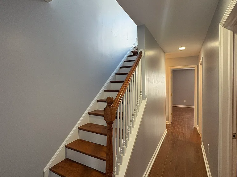 811 N 15th St — Photo 11