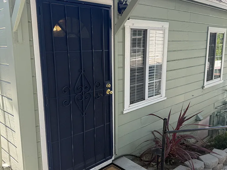 4047 Smallwood Ln — Photo 2