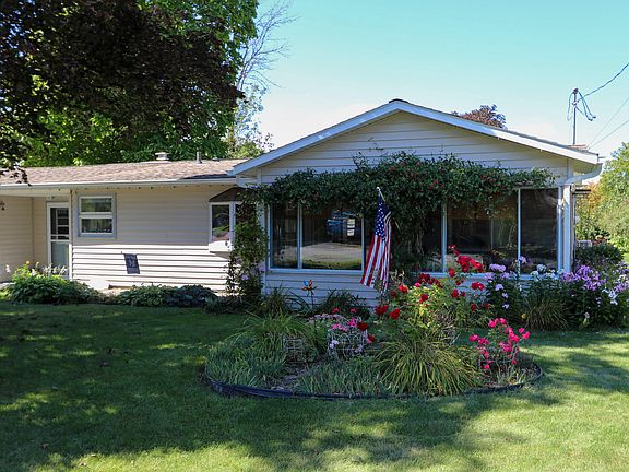 2nd image of 35 Seneca Dr