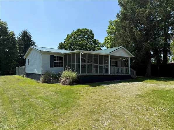 406 1/2 Hill St, Parkersburg, WV 26104