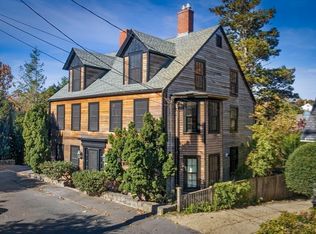 15 Circle St, Marblehead, MA 01945