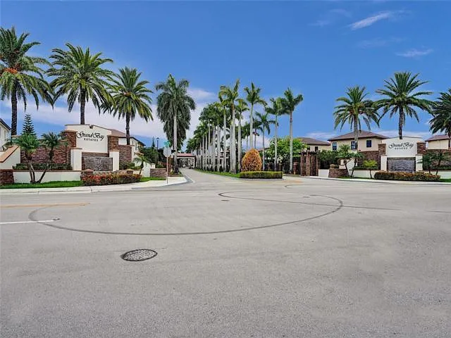 8768 NW 98th Ave — Photo 15