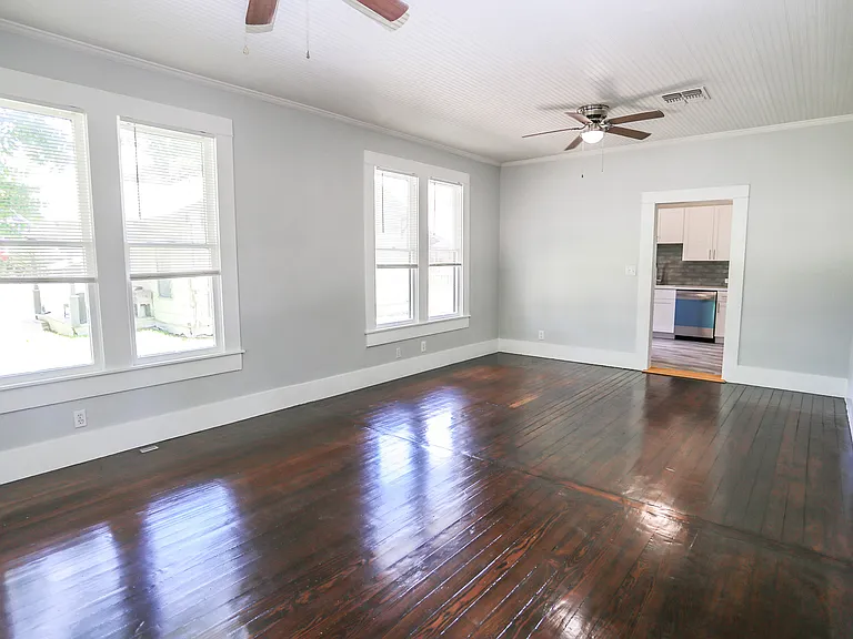 271 S Willow Ave — Photo 35