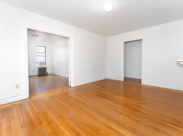 940 Street Nicholas's Avenue image 3 of 13