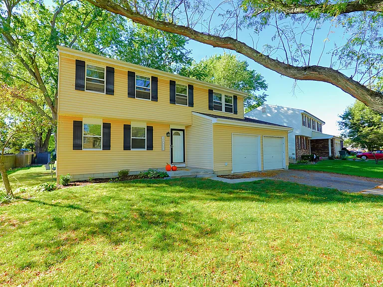 8711 Blessing Dr — Photo 1
