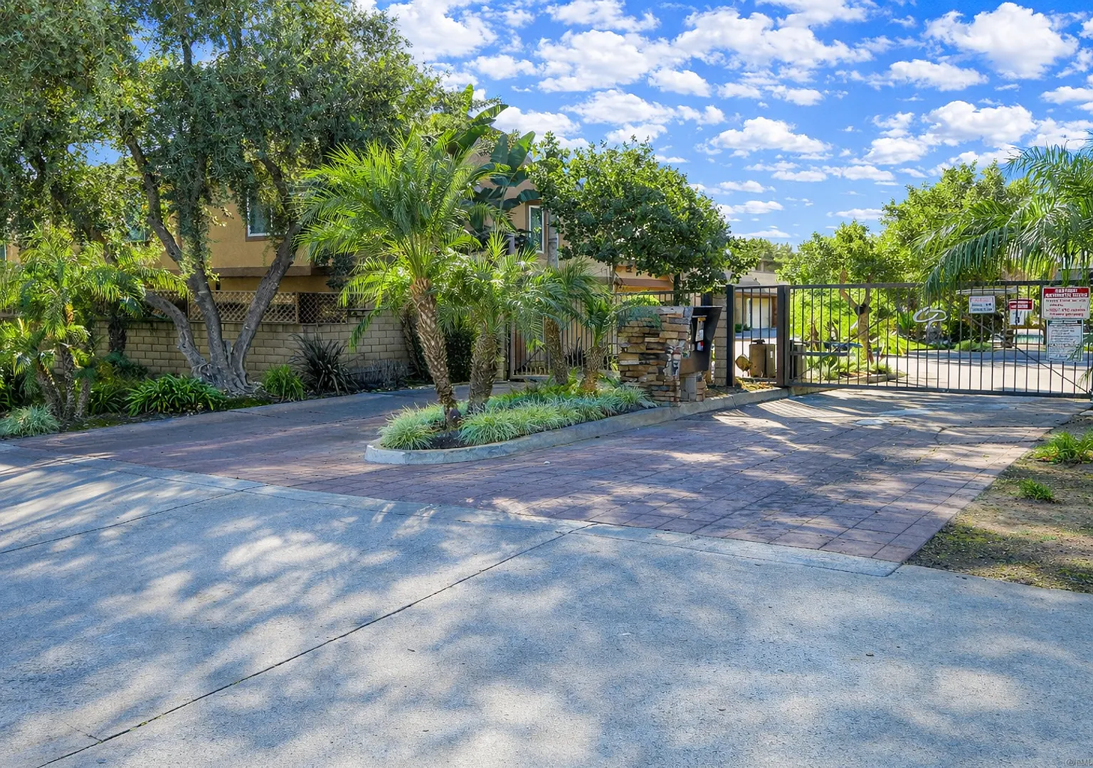 Cypress Park Townhomes — Photo 4