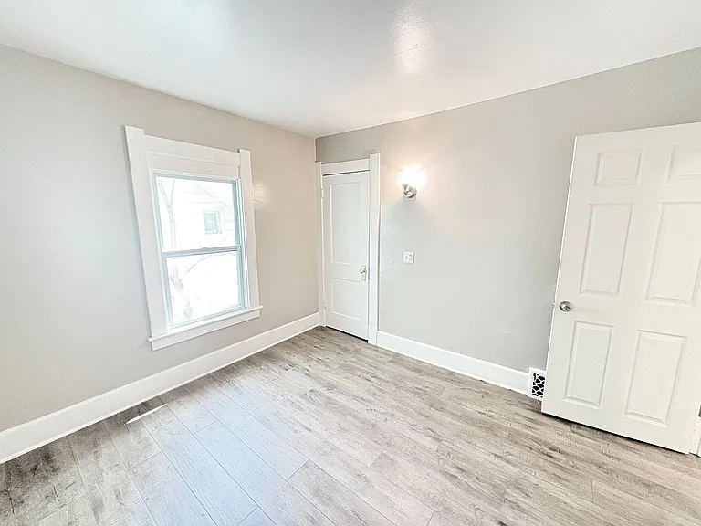 729 Utah St — Photo 3