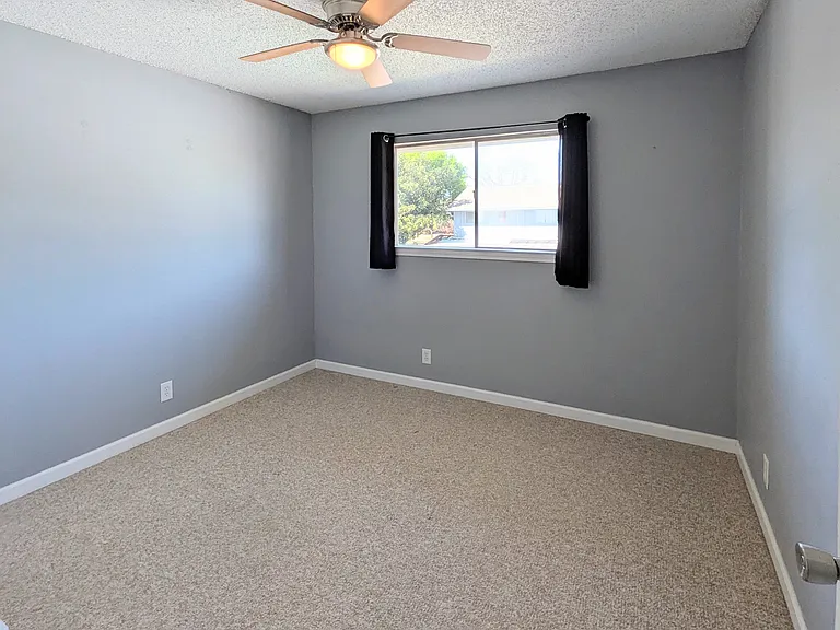 Creekside Dr — Photo 7