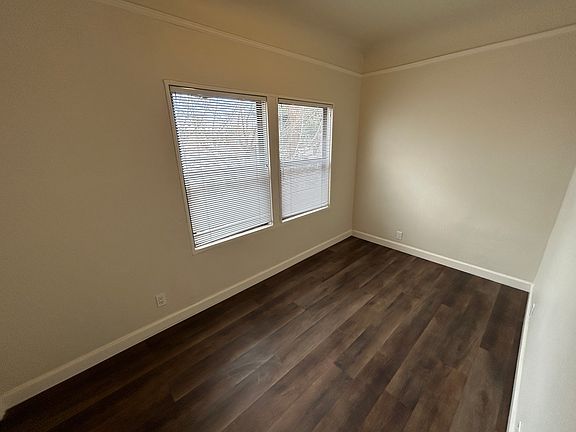 3rd image of 922 Berrellesa St