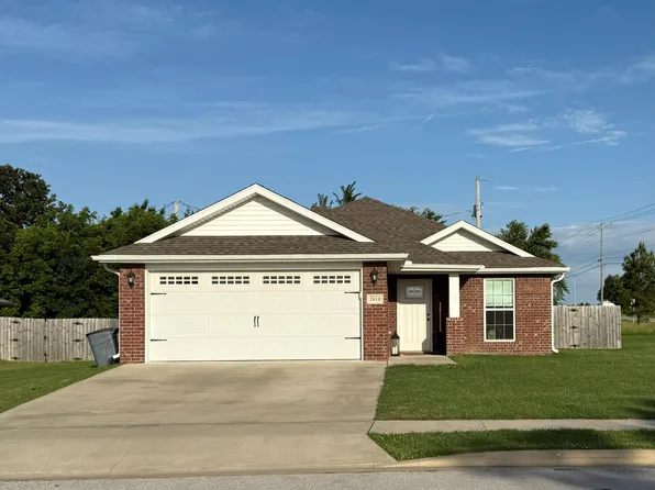 2010 Mia Faith Place, Joplin, MO 64804